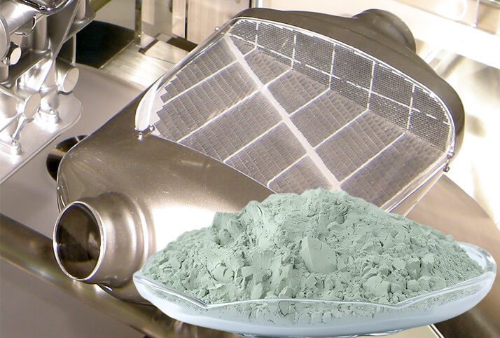 Green silicon carbide micropowder for production of honeycomb ceramics